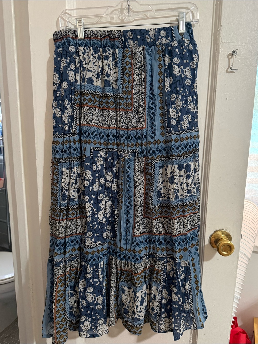 Blue pattern pleated maxi skirt